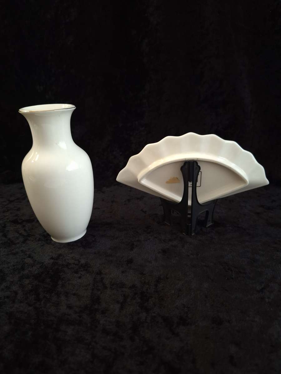Beautiful Vintage Fine China Vase and Van Set.
