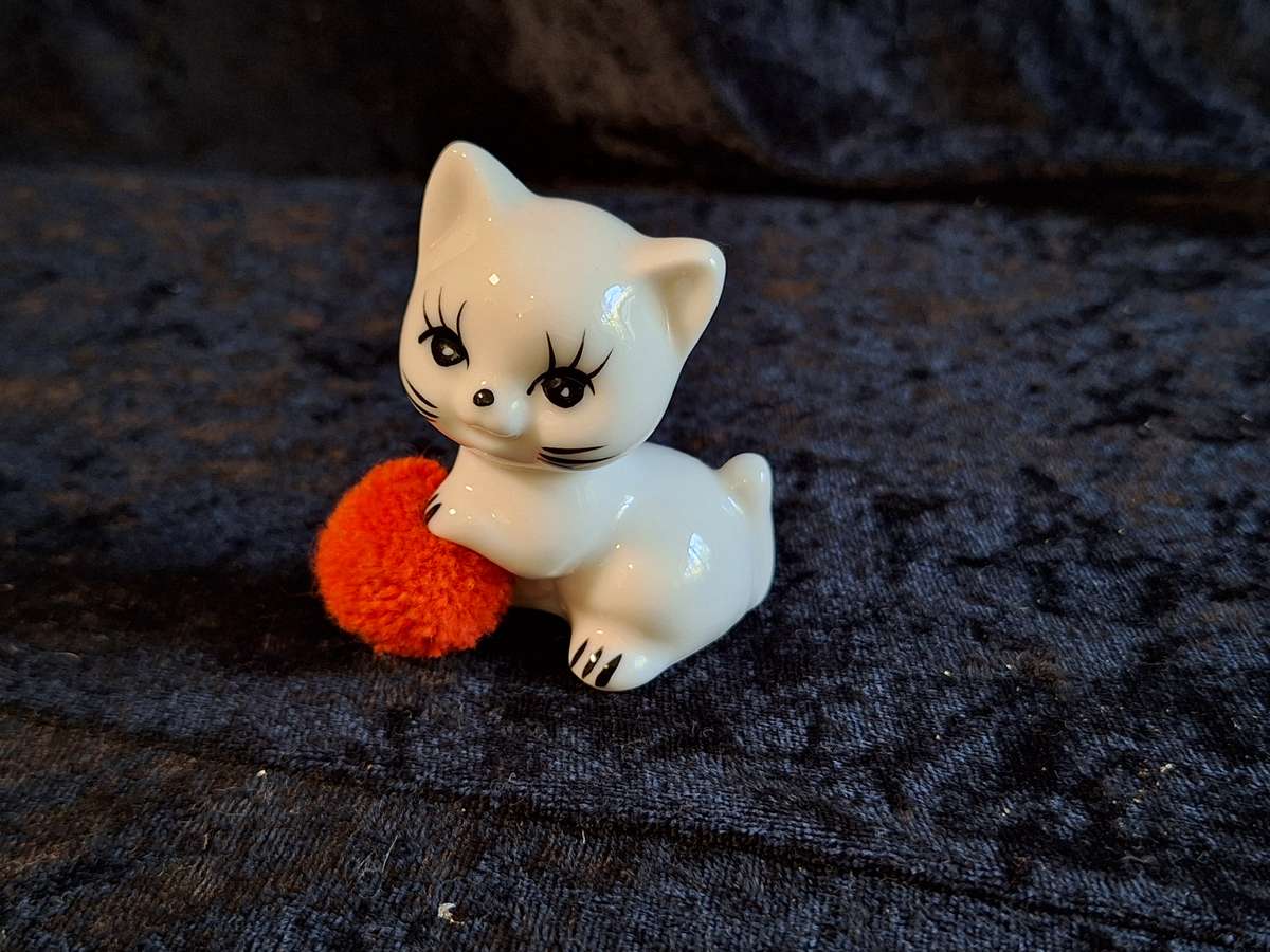Vintage Italian Tivoli Original Porcelain Cat.