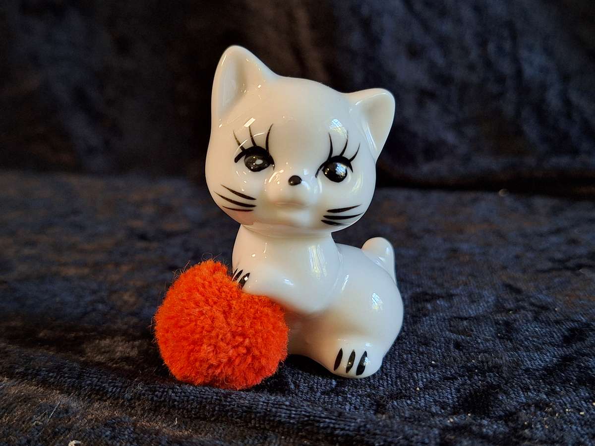 Vintage Italian Tivoli Original Porcelain Cat.