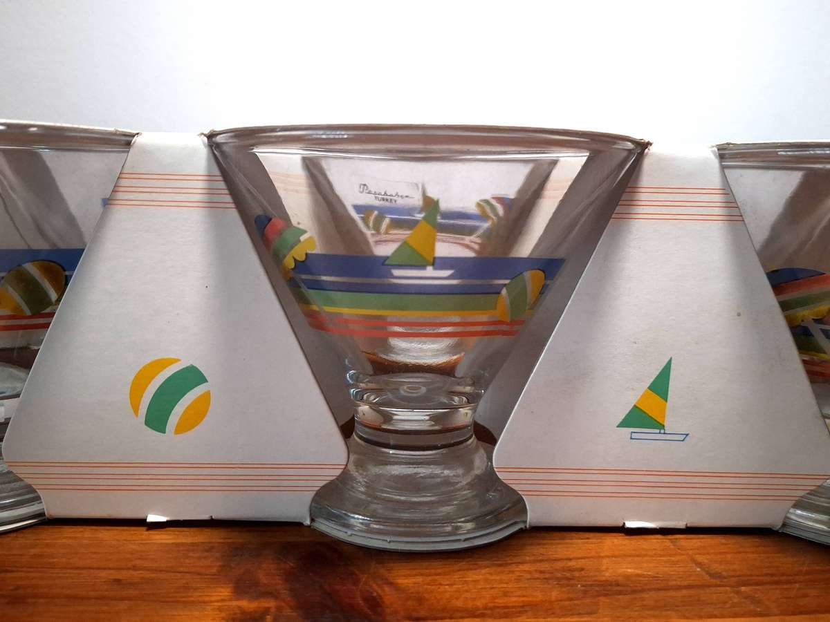 Stunning Retro Summertime by Ray Ware Ice Cream Sundaes Set.