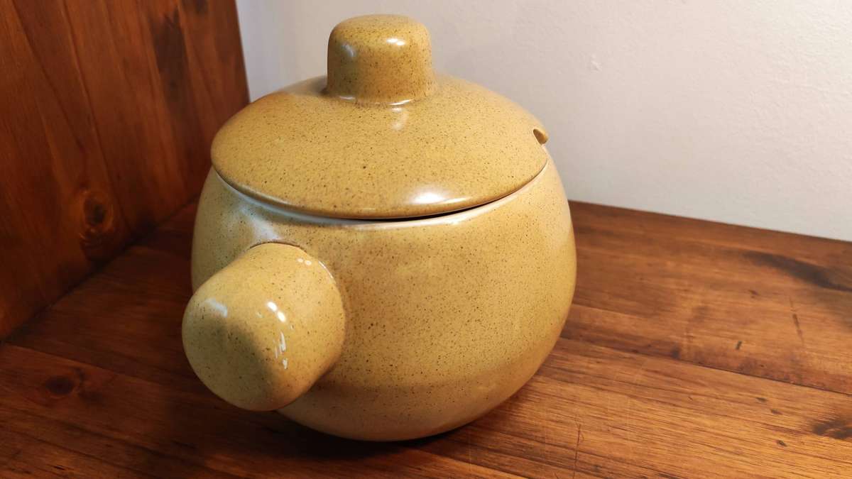 Vintage Willsgrove Ware Stoneware Soup Tureen.
