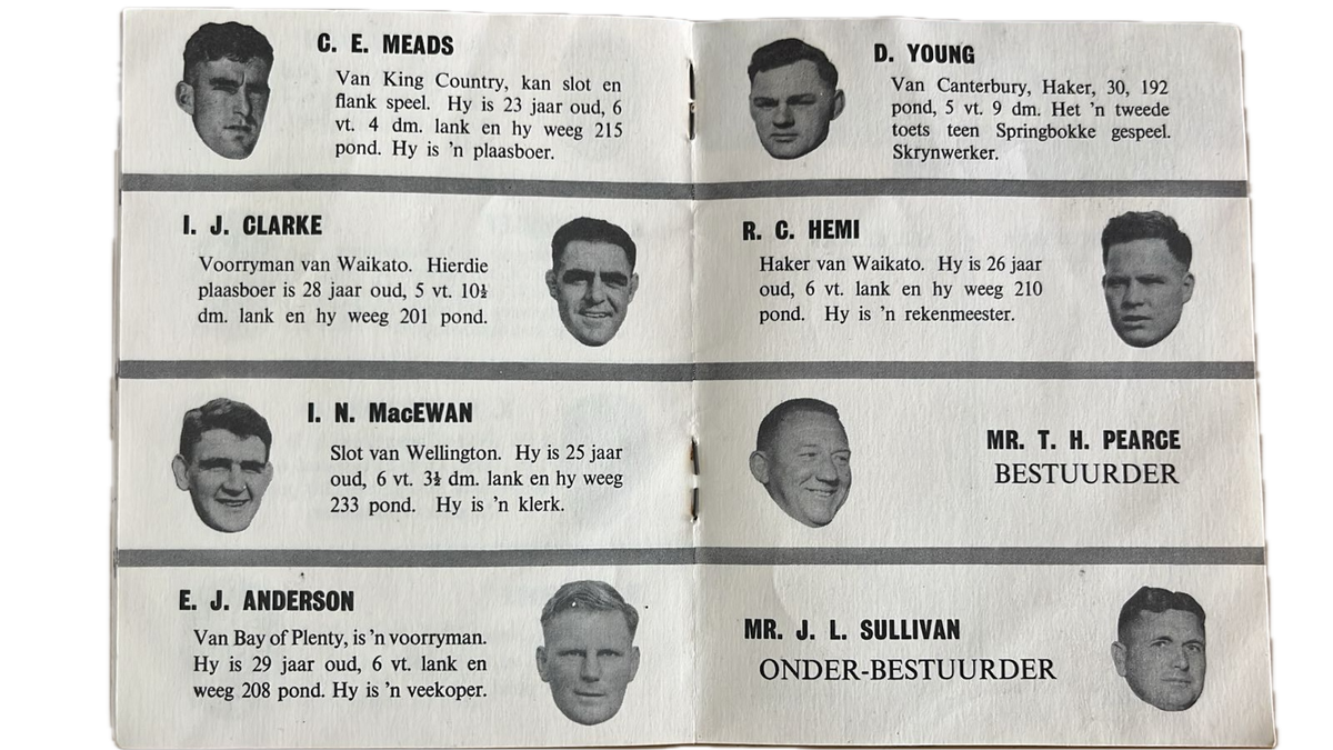 1960 All Blacks in South Africa Magazine & Pocket Book Guide, details below