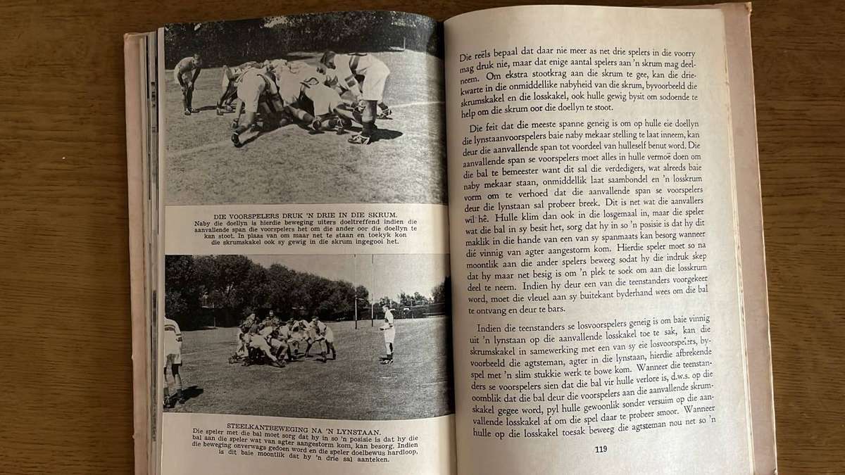 Rugby vir Springbok Kleure deer R.W. Mills, Inscribed & Signed, details below
