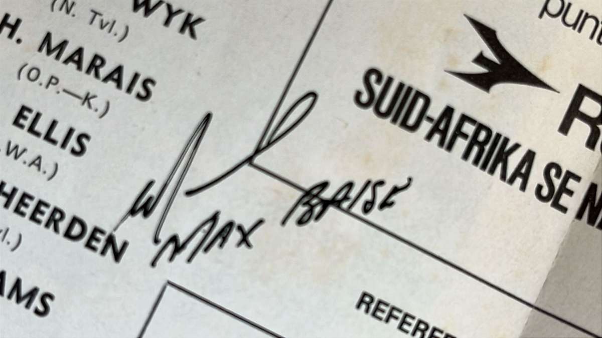 1974 South Africa vs British Isles 4th Test at Ellis Park Signed Programme, details below