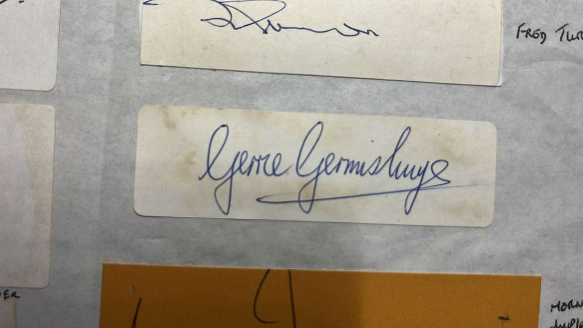 Original Signatures of 13 Springboks, details below