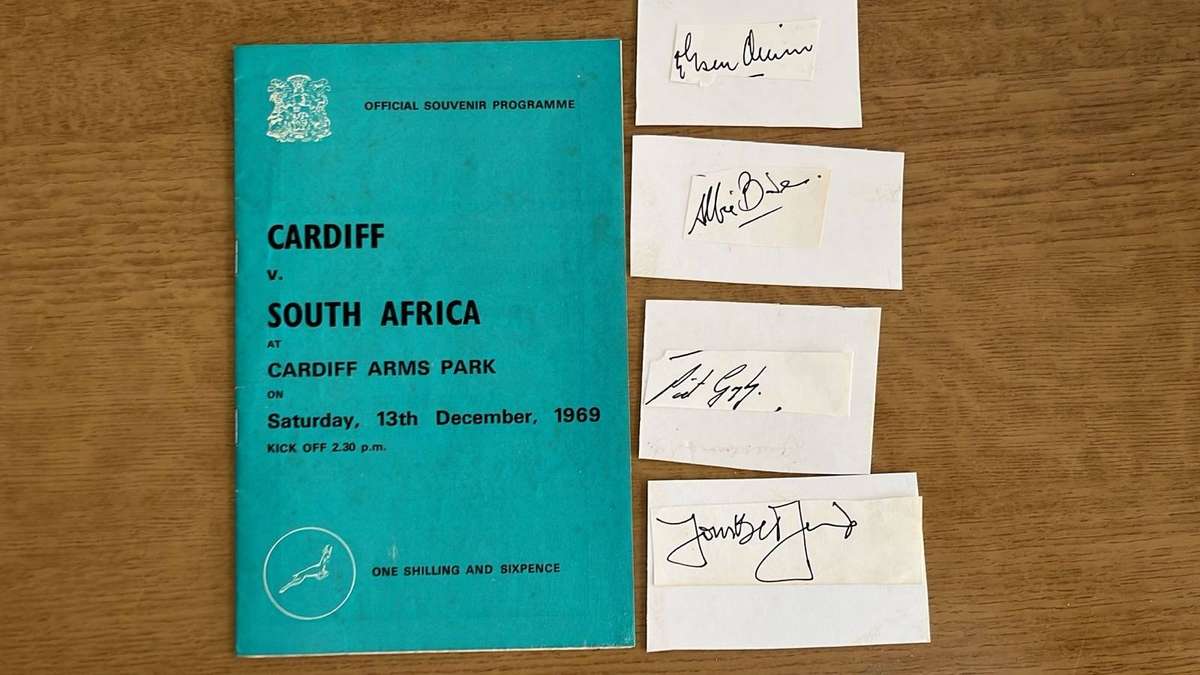 1969 Cardiff vs South Africa at Cardiff Arms Signed Programme, details below