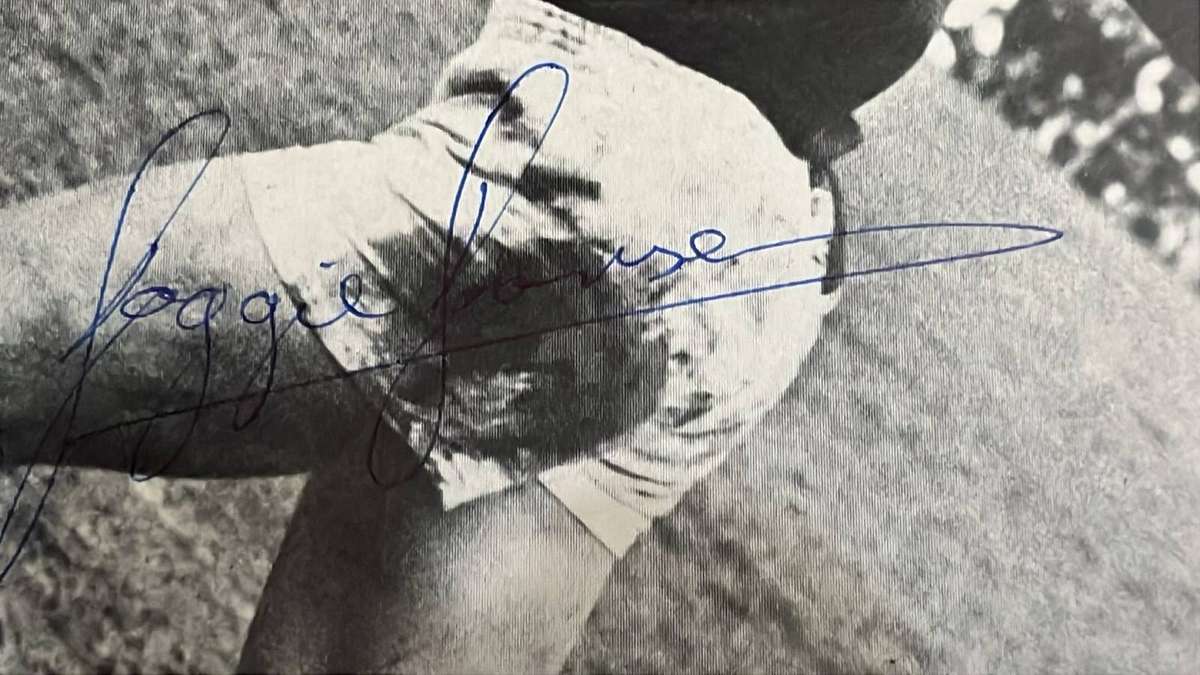 1970 S.A. Sports Illustrated Magazine, Signed, details below