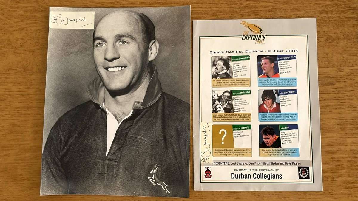 Des van Jaarsveldt Signed Original Photo & 2006 Signed Captains Table Programme, details below