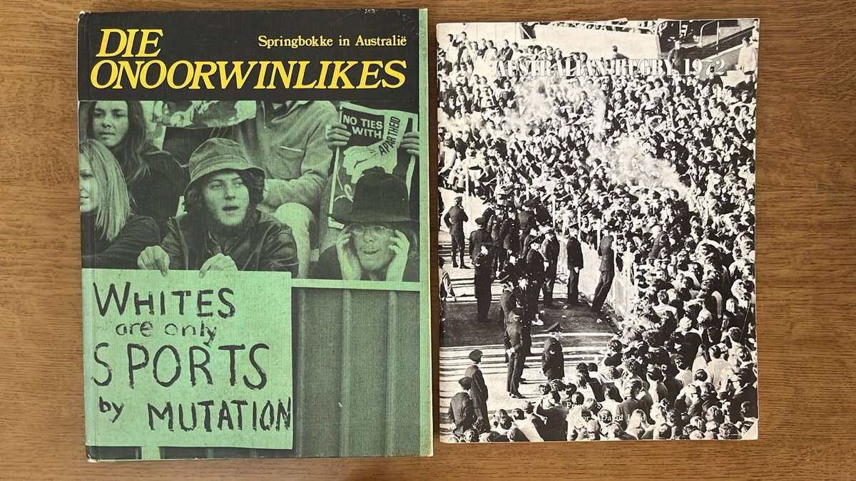 Die Onoorwinlikes - Springbokke in Australië & 1972 Australian Rugby, Signed, details below