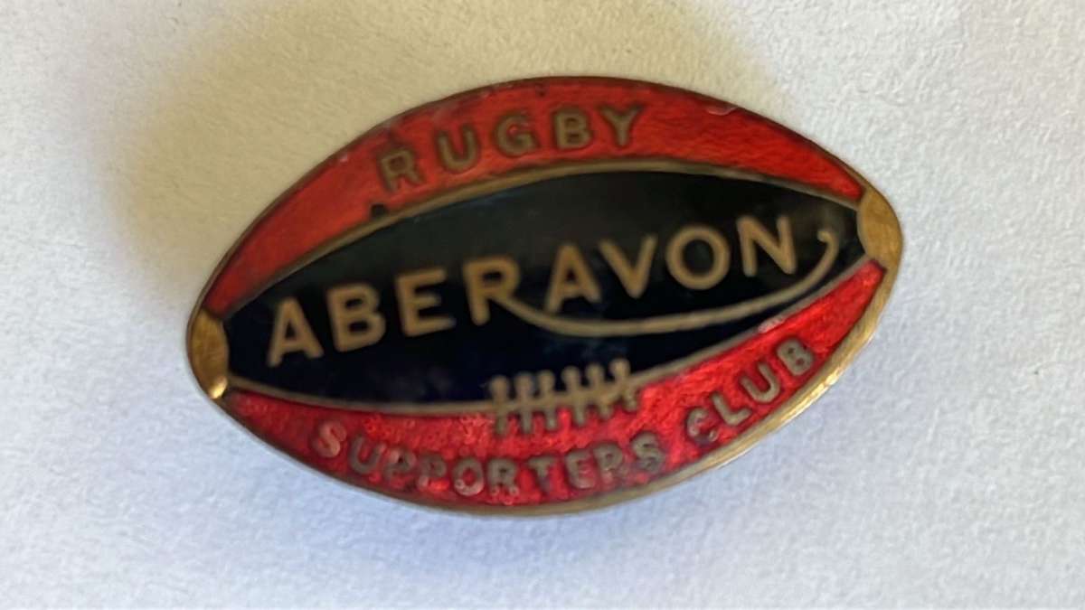 1969 Aberavon Neath vs South Africa Signed Programme & Pin, details below