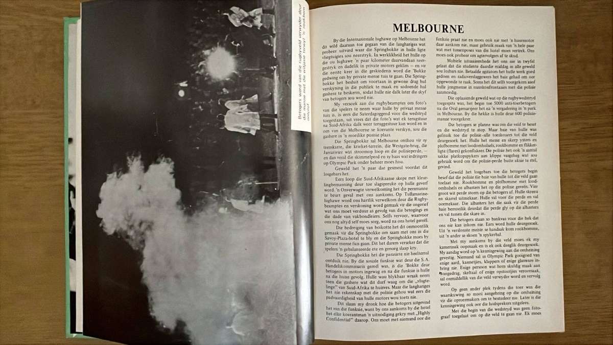 Die Onoorwinlikes - Springbokke in Australië & 1972 Australian Rugby, Signed, details below