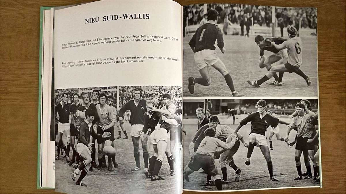 Die Onoorwinlikes - Springbokke in Australië & 1972 Australian Rugby, Signed, details below