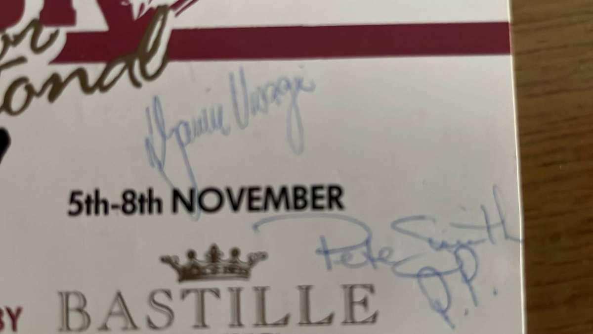 1987 International Players Original Signatures, details below