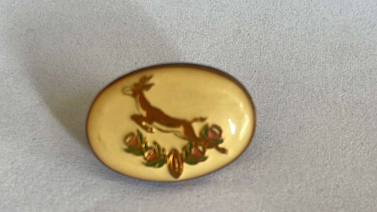 1952 England vs South Africa at Twickenham Signed Programme & Pin, details below