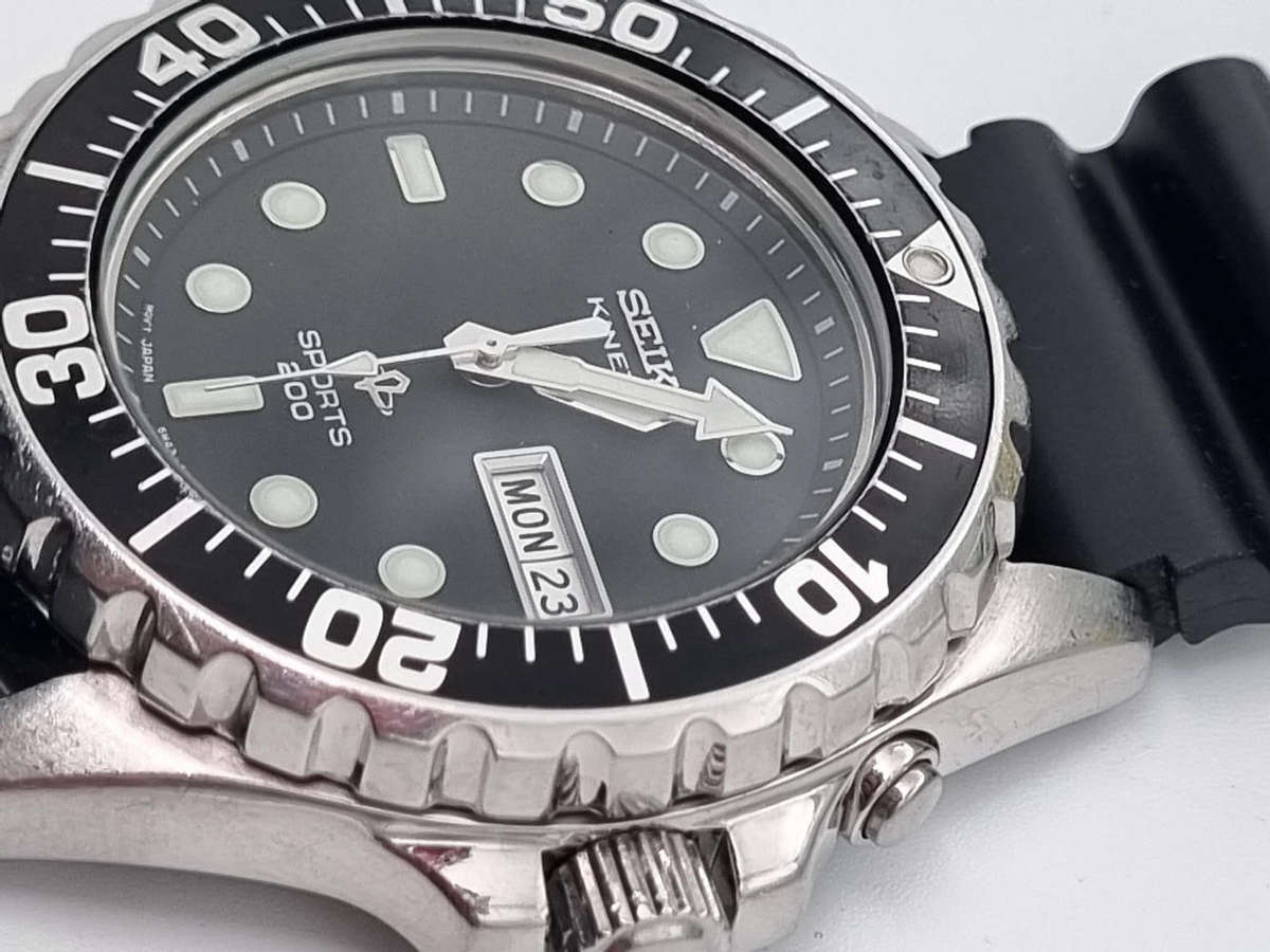 ## Seiko Kinetic Divers watch - adjustable Large wrist fit - Good condition ##