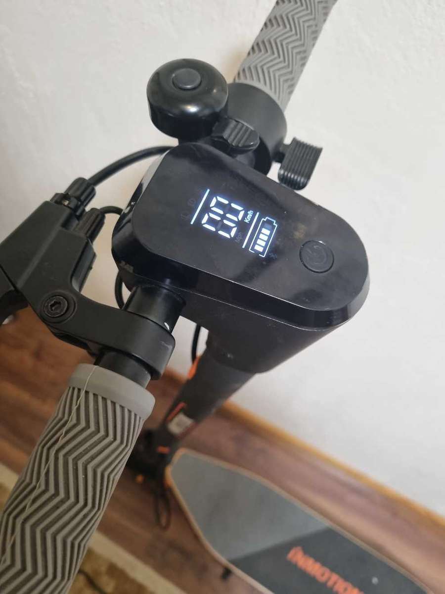 ## Inmotion A1 Electric Scooter with charger, not used much at all ##