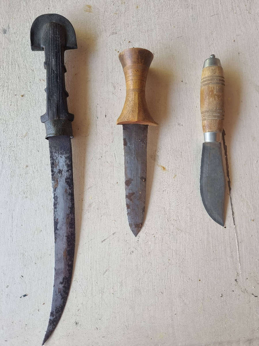 ### 3 x knives 2 of African origin 1 from Sweden with Sheaths ###