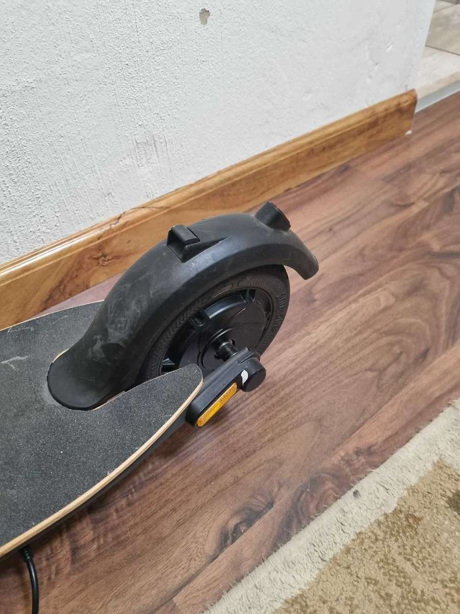 ## Inmotion A1 Electric Scooter with charger, not used much at all ##