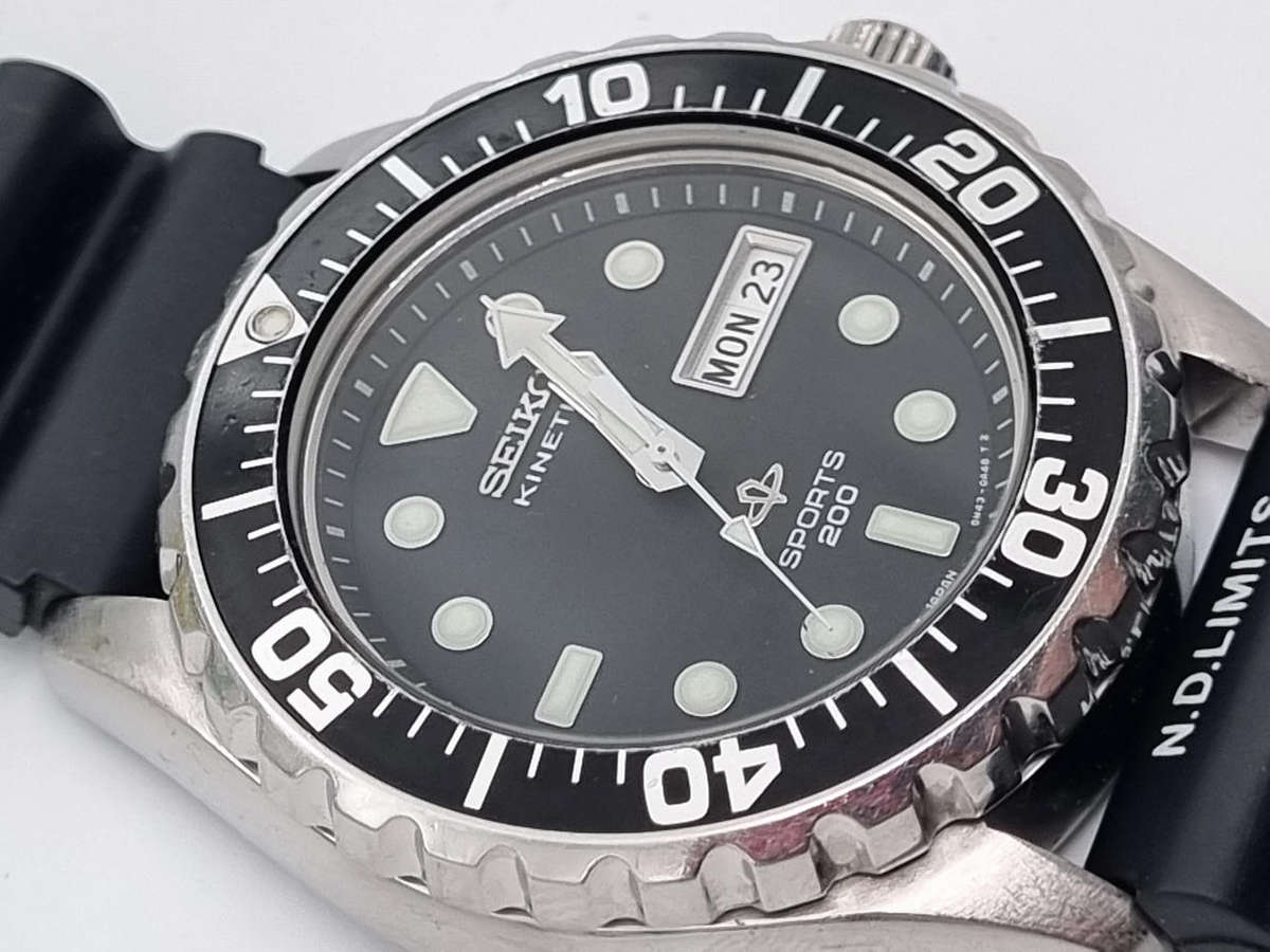 ## Seiko Kinetic Divers watch - adjustable Large wrist fit - Good condition ##