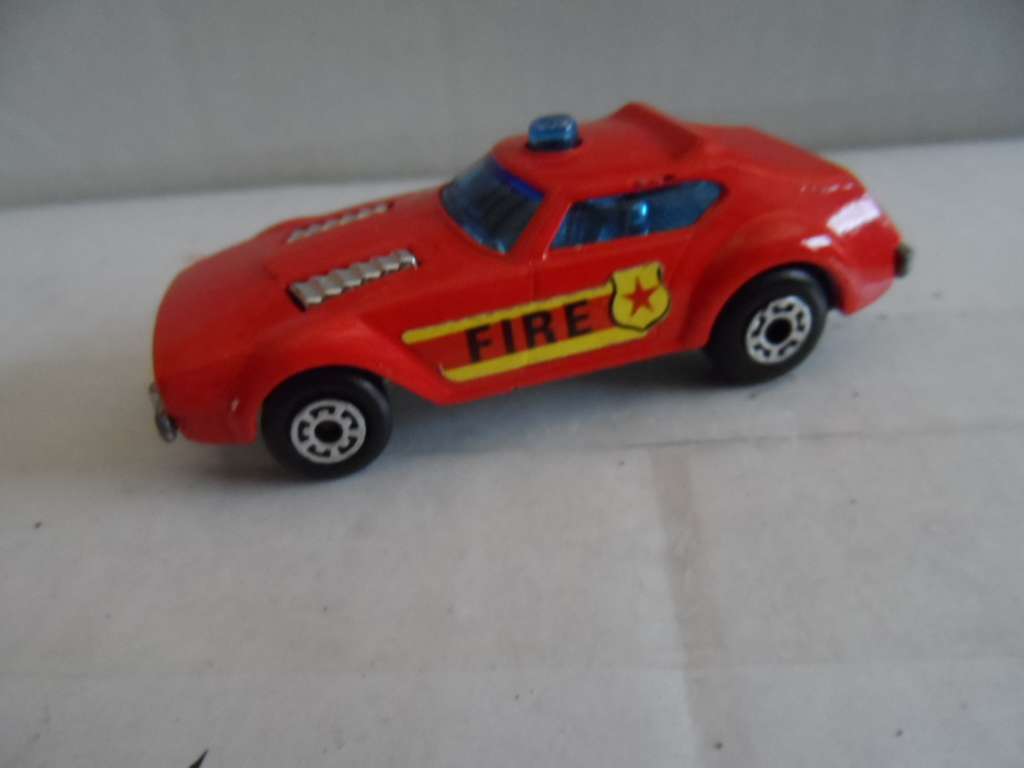 MATCHBOX 64 FIRE CHIEF CAR VINTAGE LESNEY ENGLAND