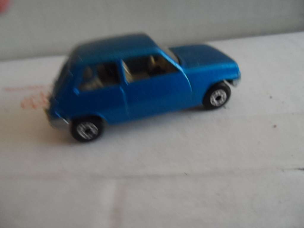 Matchbox Lesney Superfast No21 RENAULT 5TL in BLUE with SILVER BASE