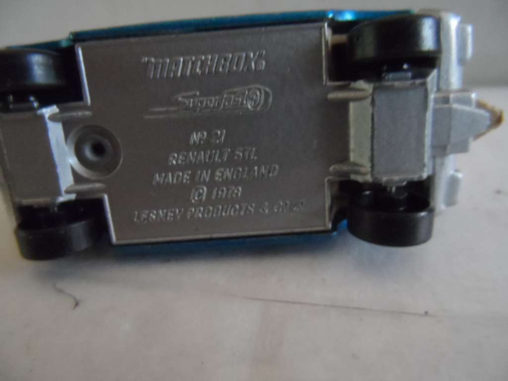 Matchbox Lesney Superfast No21 RENAULT 5TL in BLUE with SILVER BASE