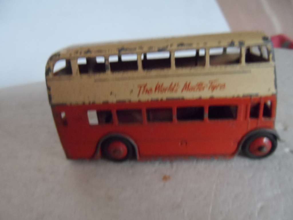 Dinky Toys: Double-decker bus, Dunlop, good condition, made in England [D24]