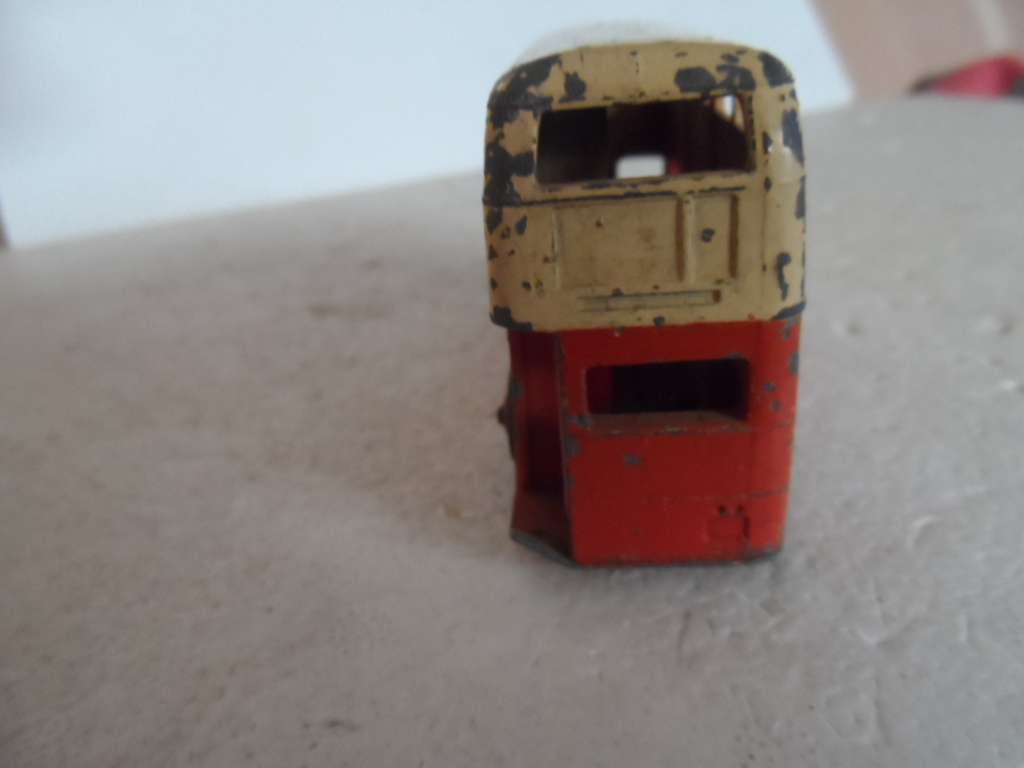 Dinky Toys: Double-decker bus, Dunlop, good condition, made in England [D24]