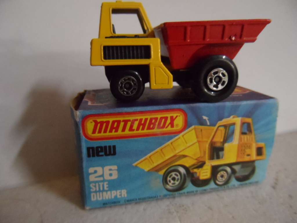 Matchbox Superfast No 26 Site Dumper Red & Yellow Boxed