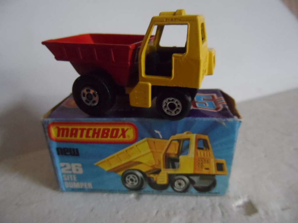 Matchbox Superfast No 26 Site Dumper Red & Yellow Boxed