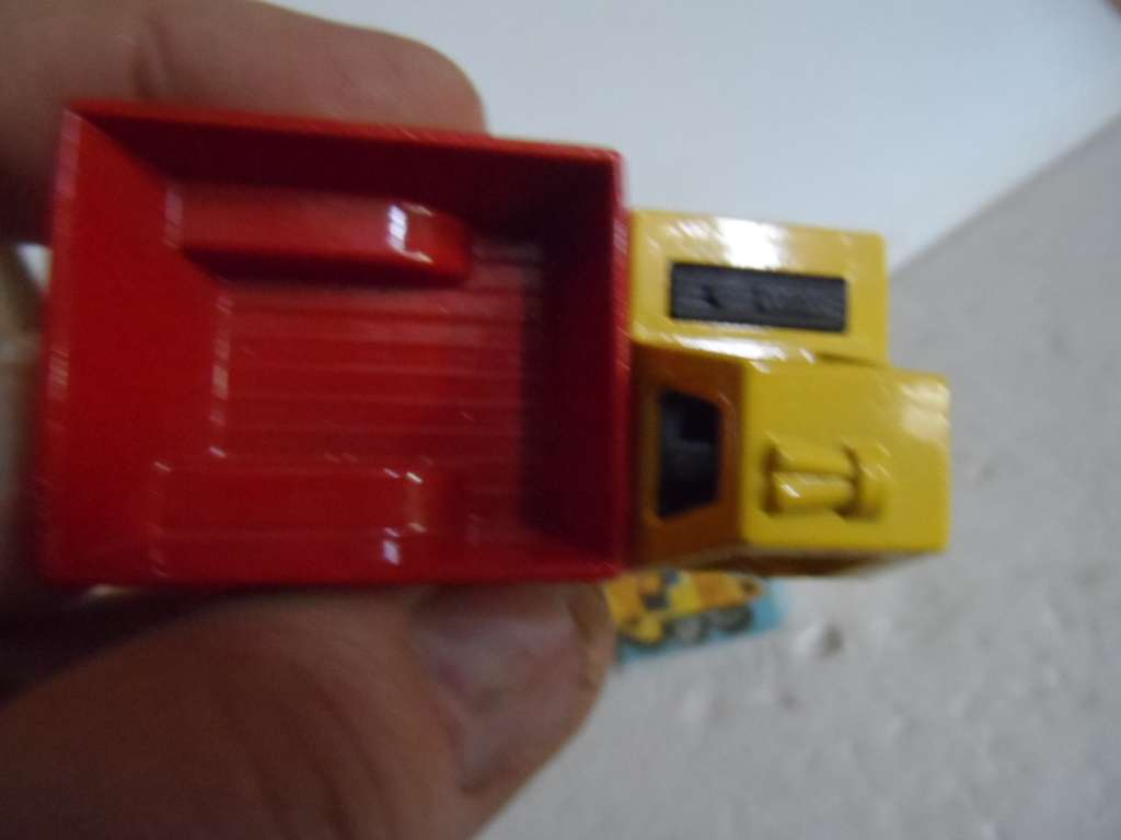 Matchbox Superfast No 26 Site Dumper Red & Yellow Boxed