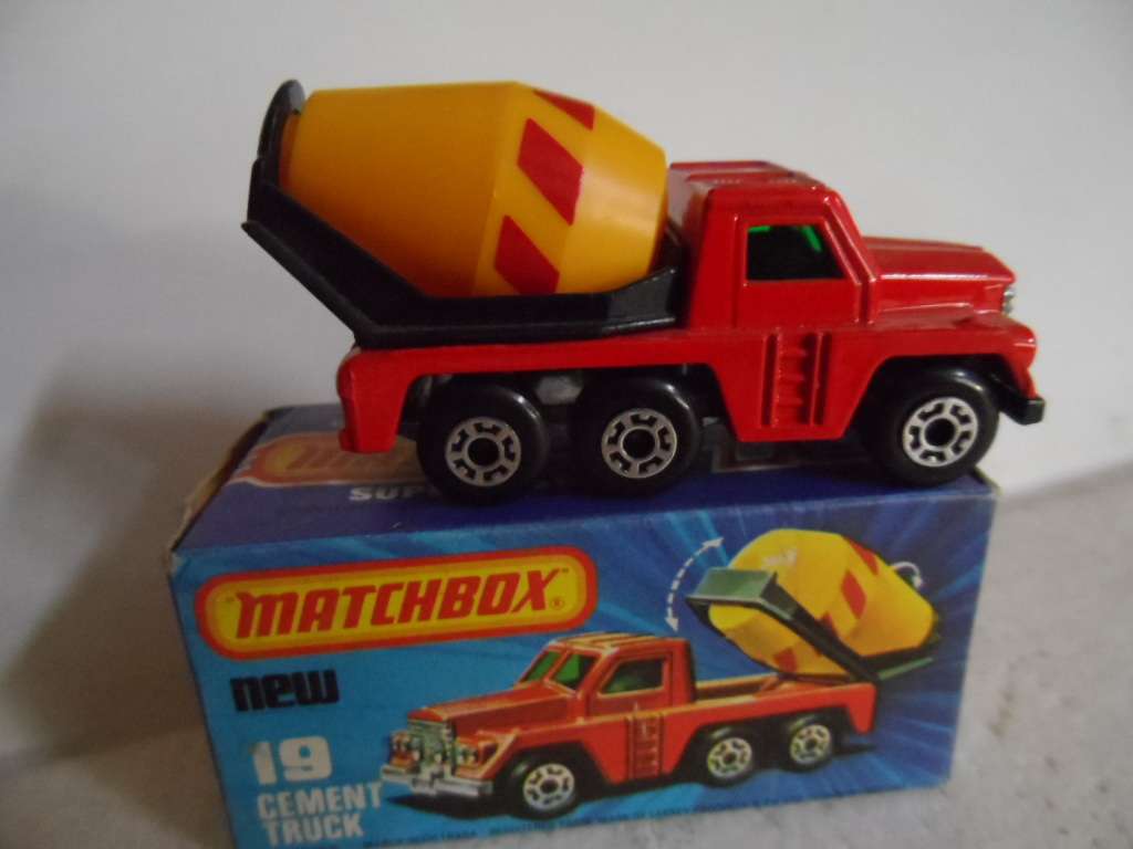 1977 Matchbox Lesney Superfast Cement Truck #19 With Original Box
