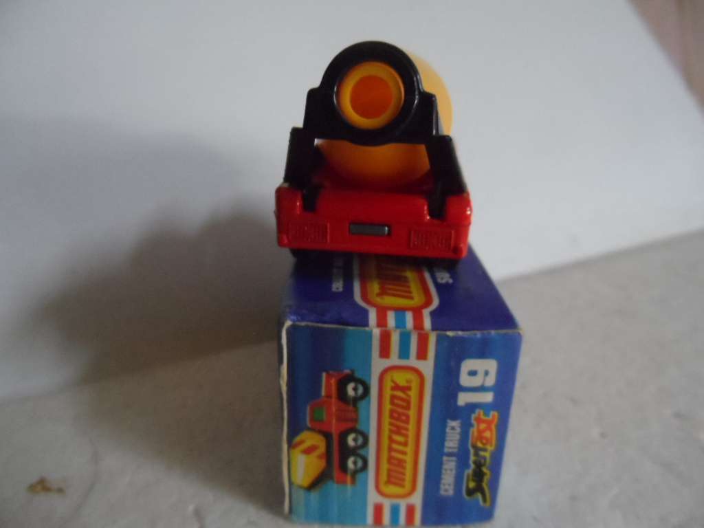 1977 Matchbox Lesney Superfast Cement Truck #19 With Original Box