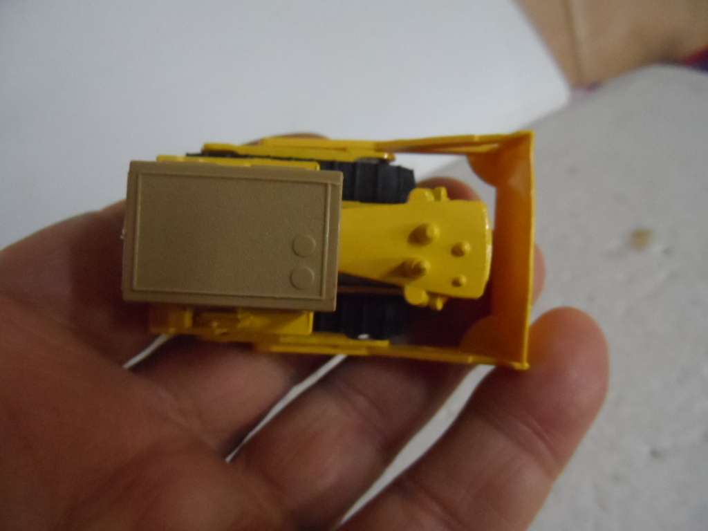 Caterpillar Bulldozer Matchbox 75 Superfast #64 Rubber soft tracks MINT with Box