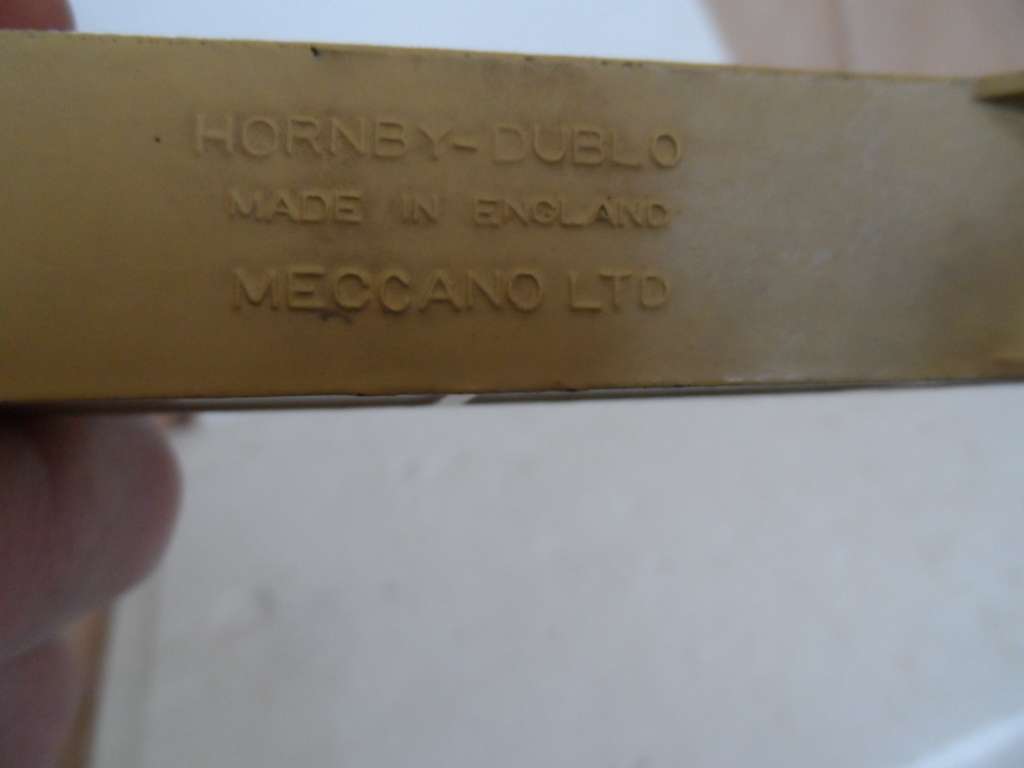 HORN DUBLO DIECAST FOOT BRIDGE HO- UNBOXED