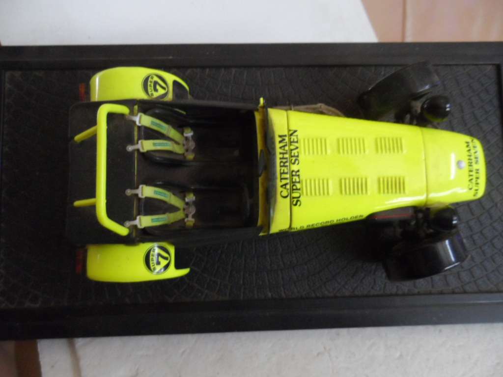 KYOSHO - CATERHAM SUPER SEVEN JPE - 1/18 SCALE MODEL CAR - 7022Y