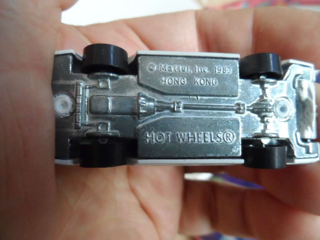 1983 Hot Wheels Mattel Crack-Ups Smak Bak White Nissan Turbo