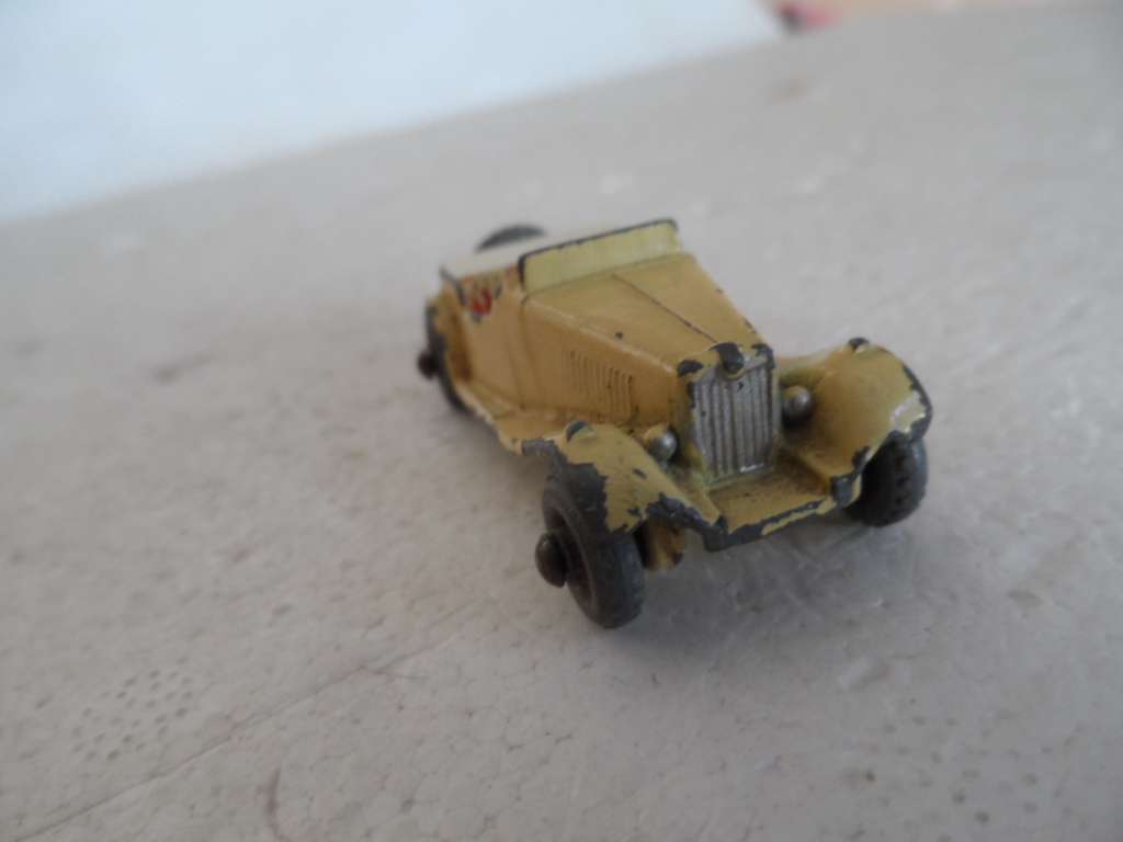 VINTAGE MATCHBOX 19b 'MGA' CREAM.