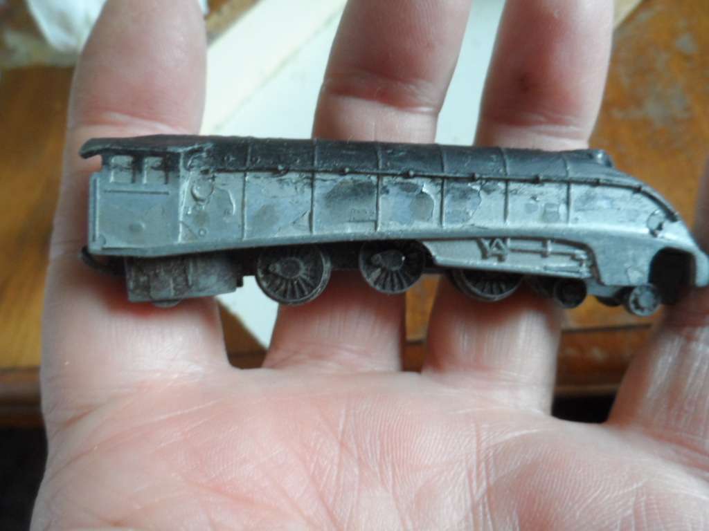 Vintage LONE STAR STREAMLINED TRAIN ENGINE, DIECAST