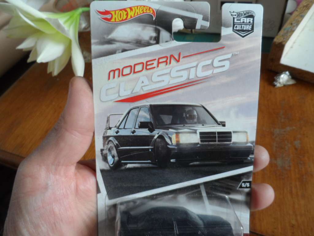 Hot Wheels Premium Modern Classics Mercedes-Benz 190E 2.5-16 EVO II, carded M58]