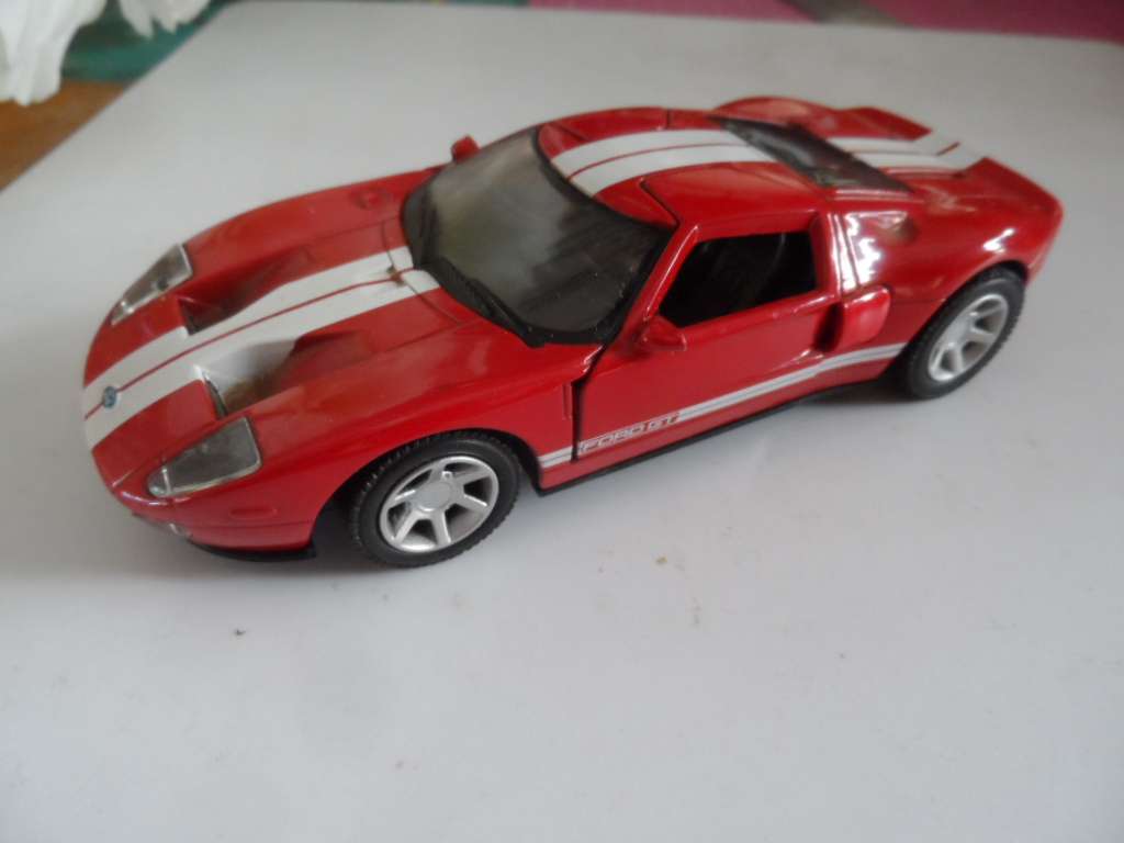 New Ray 2005 Ford GT 1/32 Scale City Cruiser Collection red W White Stripes - [m53]