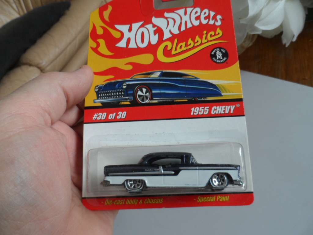 2005 HOT WHEELS CLASSICS #30  1955 Chevy   [M50]