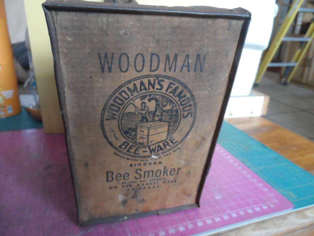 Vintage WOODMAN'S FAMOUS BEE-WARE BINGHAM BEE SMOKER Tin & Bellows ~ Working