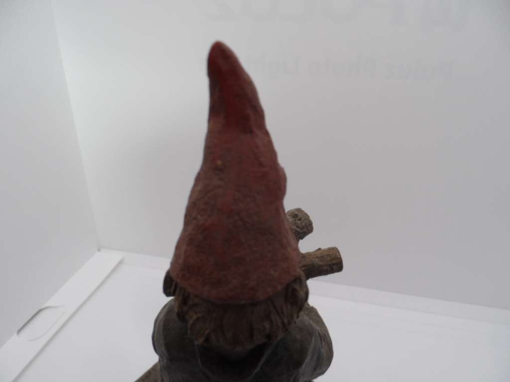 TOM CLARK Singing Day 10.21.91 Gnome: 1987 Stumbles # 43  - 18 cm tall ---[303]