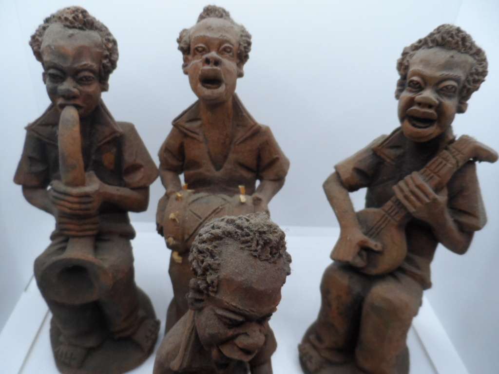 FOUR MUSICIANS , CLAY,  14 TO 21 CM TALL