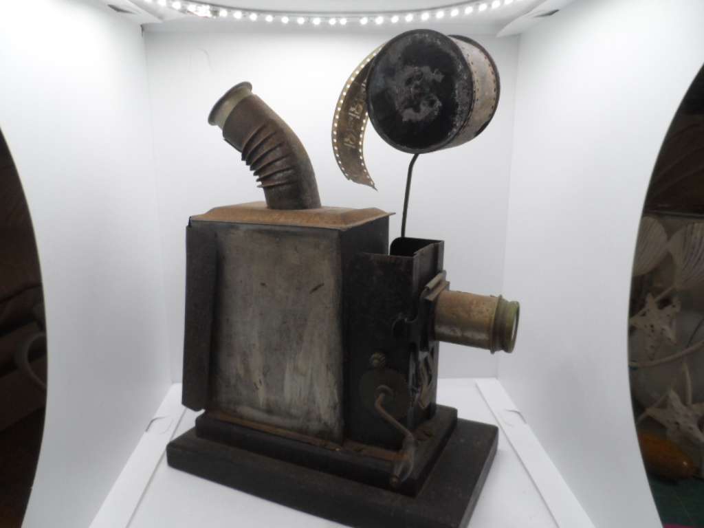ANTIQUE MAGIC LANTERN PROJECTOR, HAND CRANK