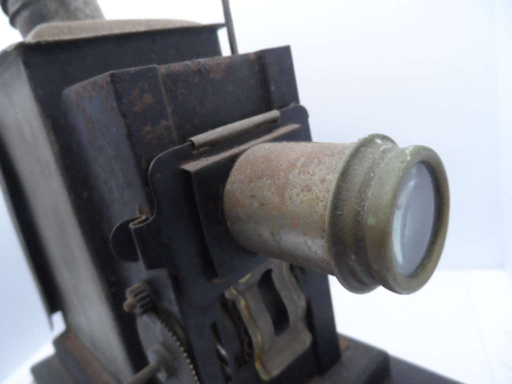 ANTIQUE MAGIC LANTERN PROJECTOR, HAND CRANK
