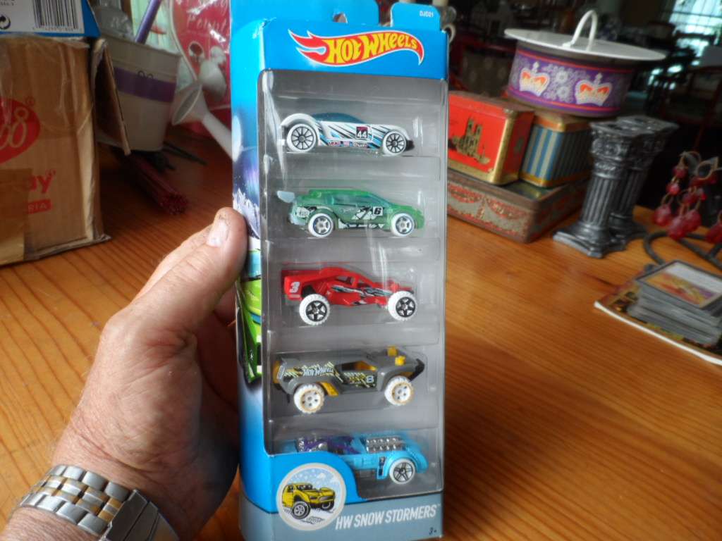 Hot Wheels. 5 Pack Snow Stormers