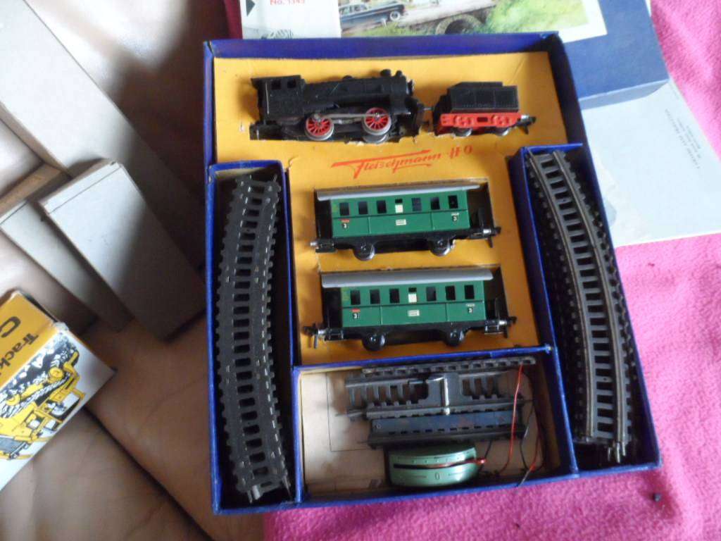 VINTAGE FLEISCHMANN BEGINNER SET-BOXED