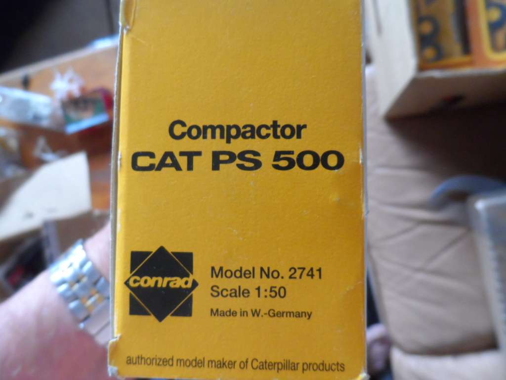 VINTAGE CONRAD 2741 CAT CATERPILLAR PS500 COMPACTOR -1:50-  BOXED [M88]